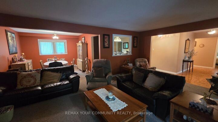Property Photo: 1031 Metro Road ON L4P 3E9