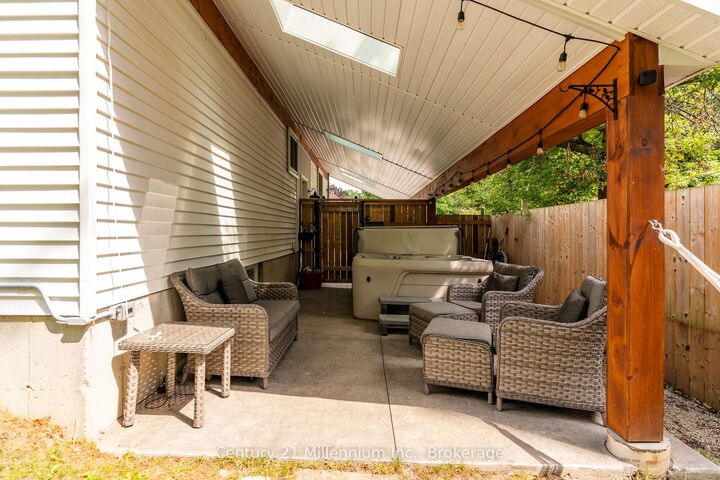 Property Photo:  1512 5th Ave A Avenue W  ON N4K 5E6 