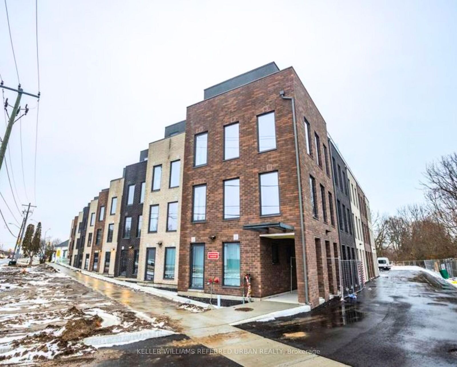 Property Photo:  325 University Avenue W 216  ON K9A 2H9 
