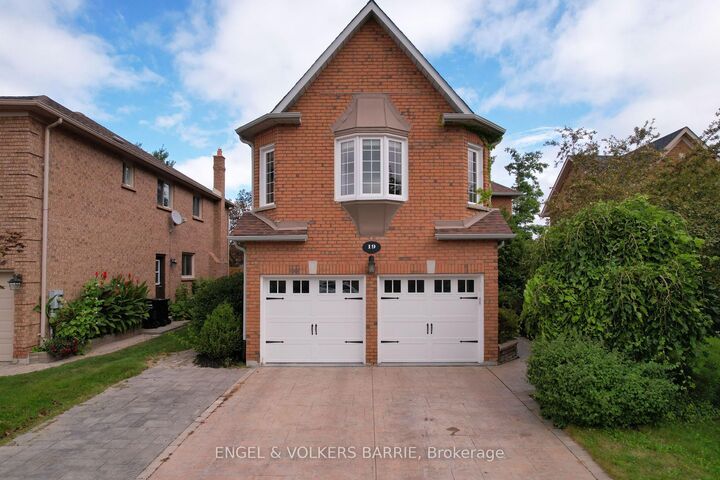 Property Photo: 19 Grand Forest Drive ON L4N 7E7