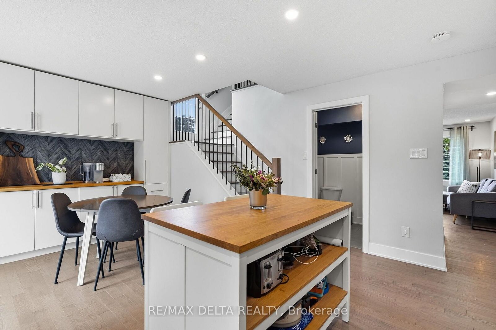 Property Photo:  991 Dianne Street  ON K4K 1J6 