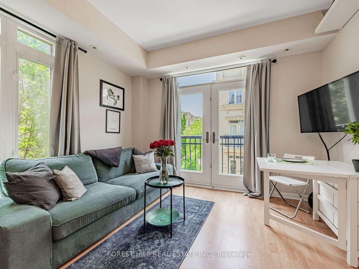 Property Photo:  68 Carr Street Th 3  ON M5T 1B7 