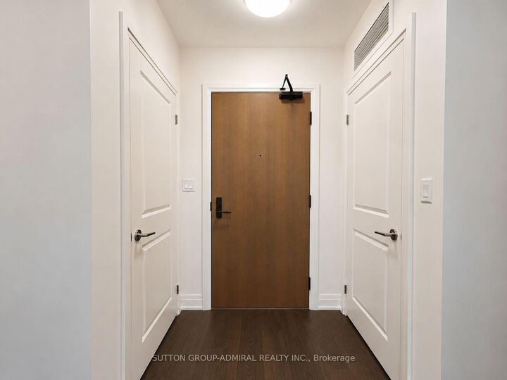 Property Photo: 9700 Ninth Line 723 ON L6B 1A8