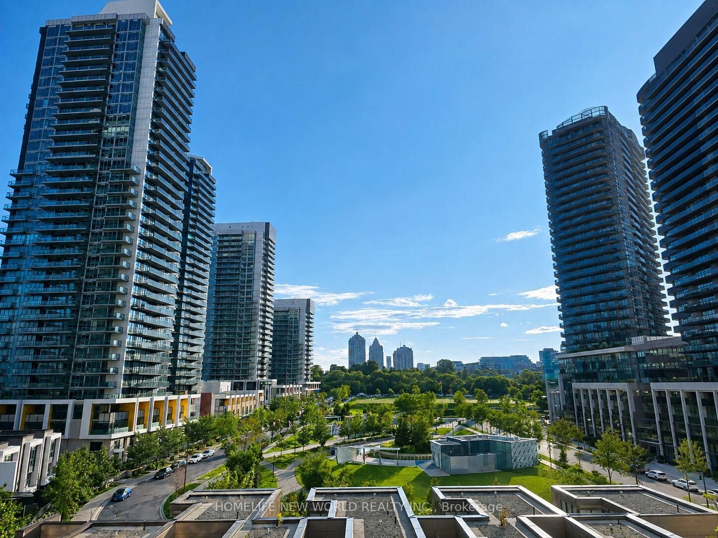Property Photo:  121 McMahon Drive 811  ON M2K 0C1 