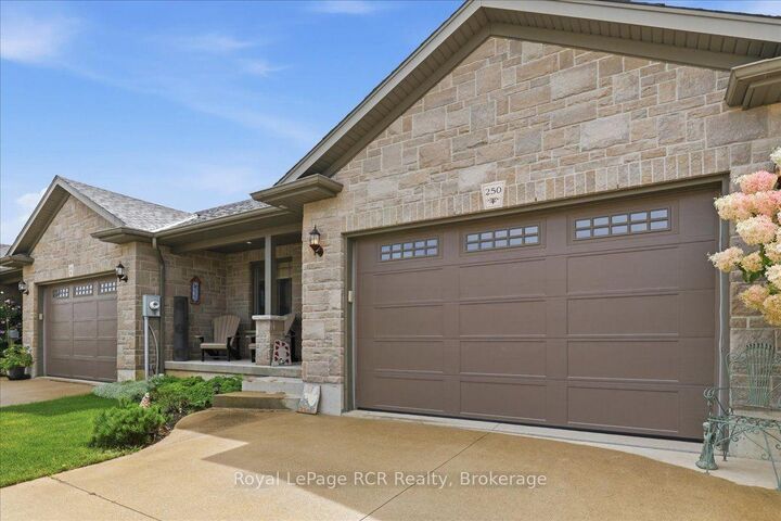 Property Photo: 250 Krotz Street E ON N4W 0B3
