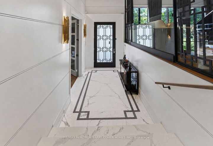 Property Photo: 154 Yonge Boulevard ON M5M 3H4