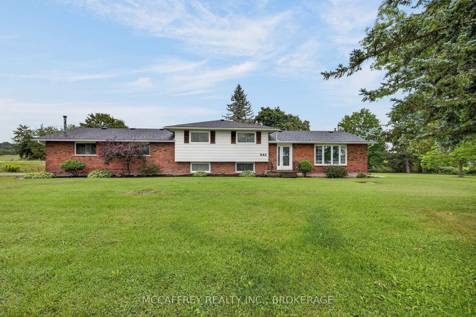 Property Photo:  942 County Rd 1 N/A E  ON K7R 3L2 