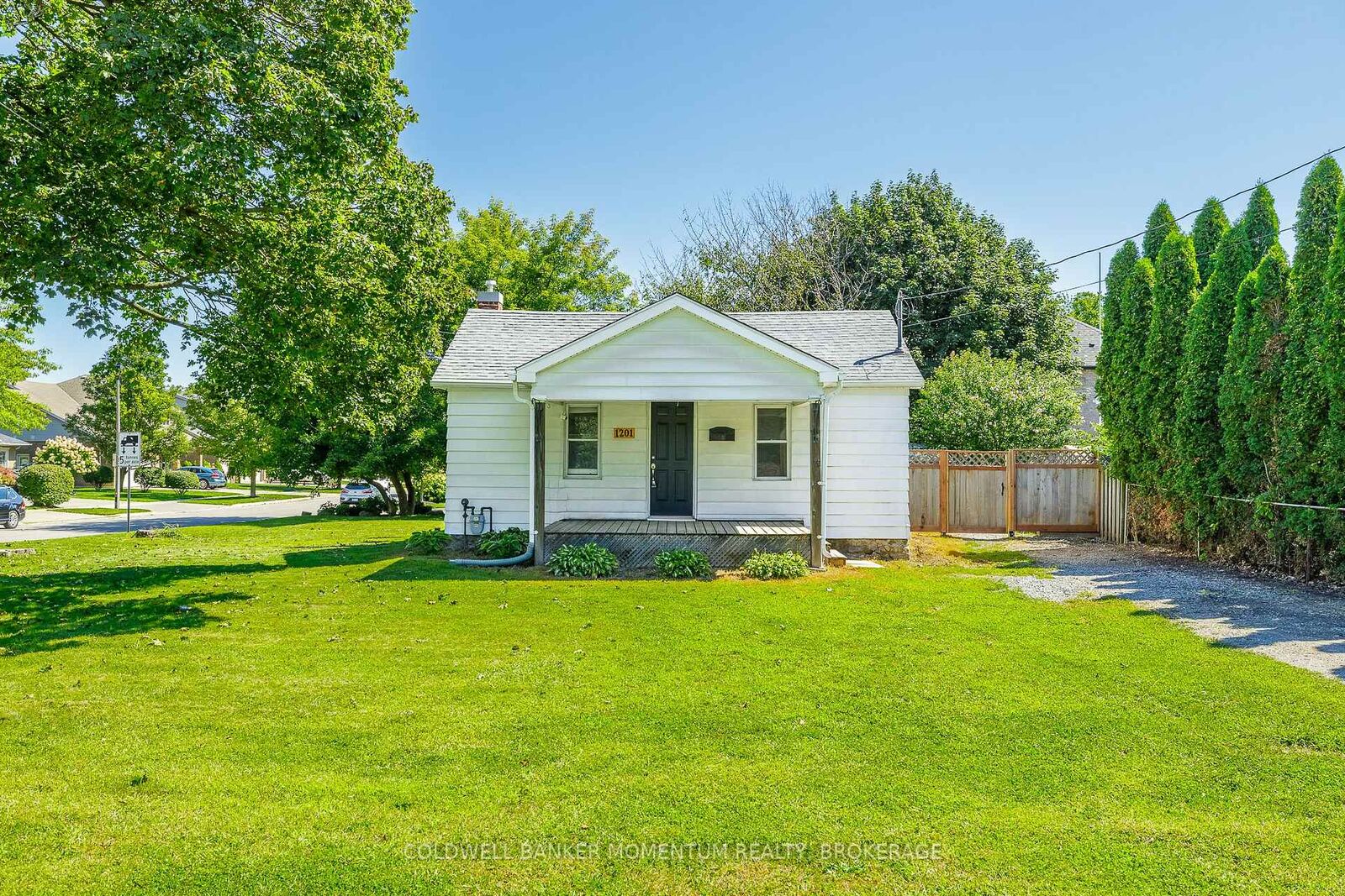 Property Photo:  1201 Pelham Street  ON L0S 1E0 