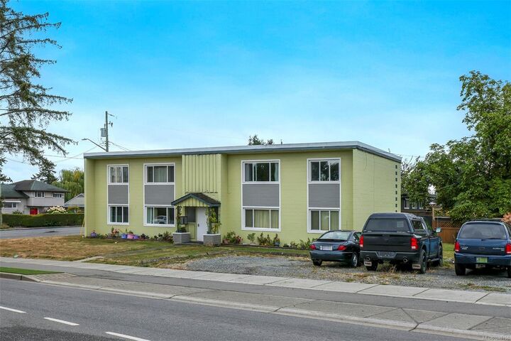 Property Photo:  504 17th St  BC V9N 1Y8 