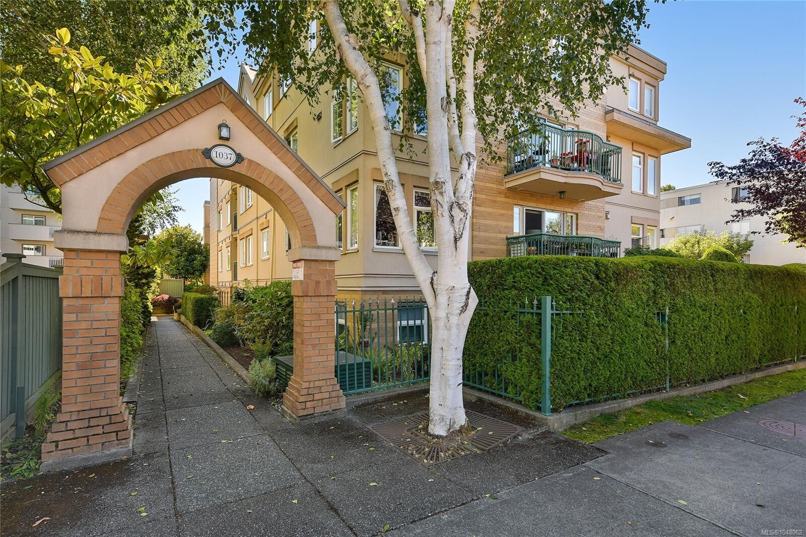 Property Photo:  1037 Richardson St #204  BC V8V 3C6 