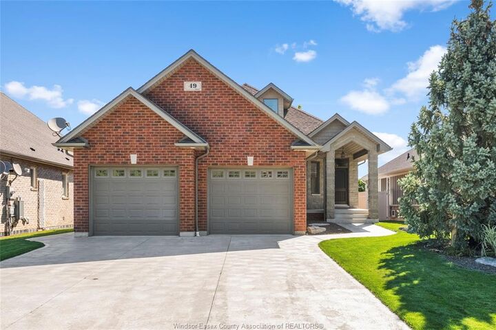Property Photo:  49 Montego Bay Crescent  ON N9Y 4E7 