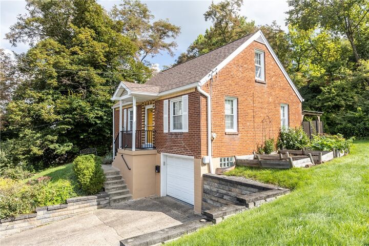 Property Photo:  615 Nordeen Dr  PA 15122 