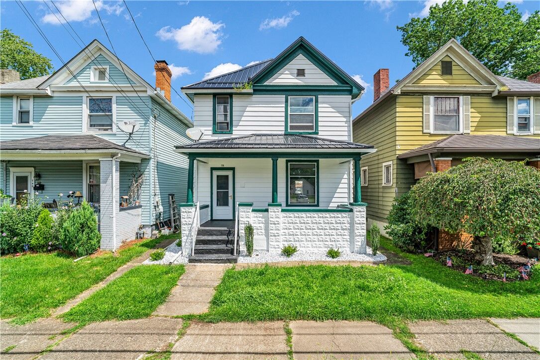 Property Photo:  736 Market Street  PA 15009 