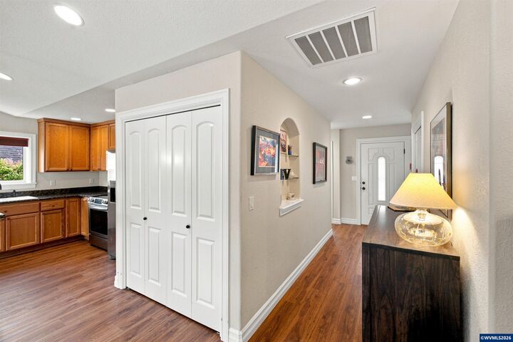 Property Photo:  127 Miranda Av SE  OR 97306 