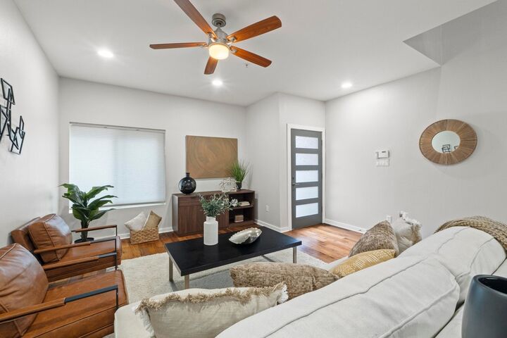 Property Photo:  503 Swanee Drive 19  TX 78752 