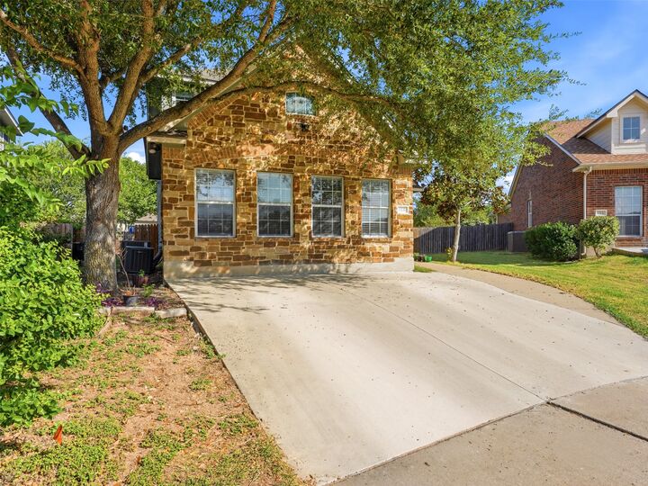 Property Photo: 164 Caddis Cove TX 78640