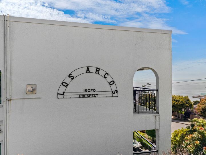 Property Photo:  15070 Prospect Avenue 204  BC V4B 2B7 