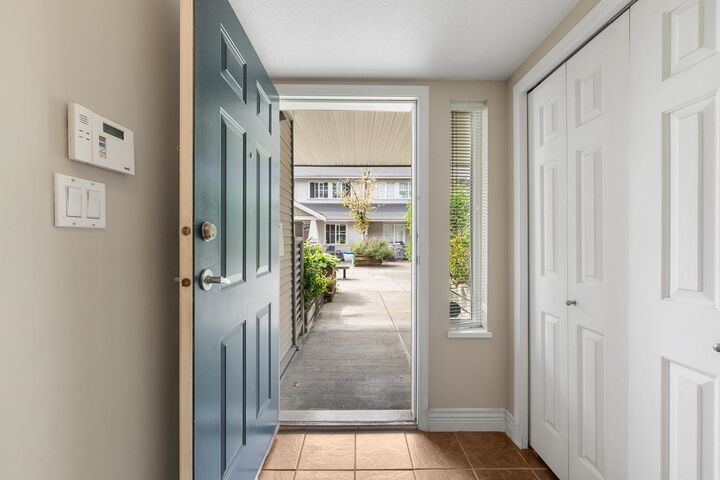 Property Photo:  230 Tenth Street 12  BC V3M 3X9 