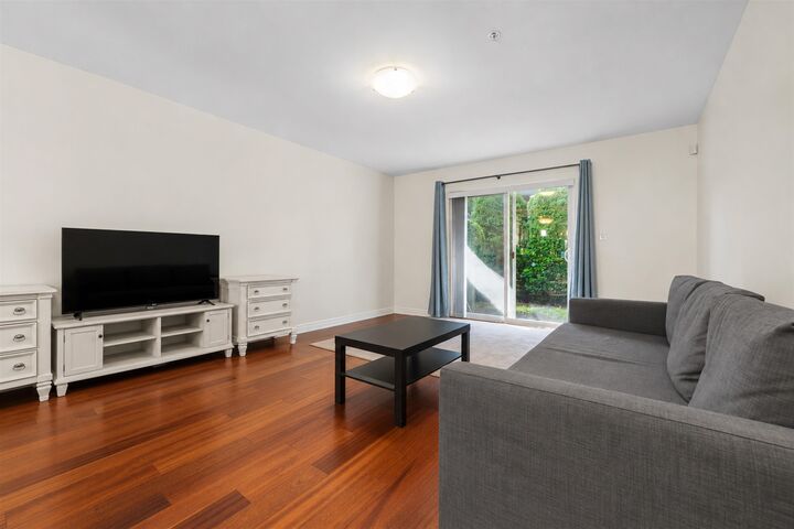 Property Photo: 6498 Elgin Avenue 7 BC V5H 3S6