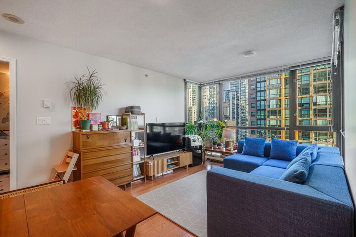 Property Photo:  1367 Alberni Street 1706  BC V6E 4R9 
