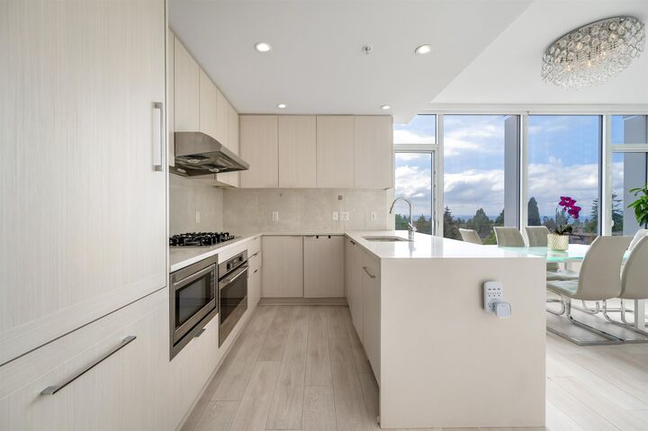 Property Photo:  5051 Imperial Street 705  BC V5J 0J3 