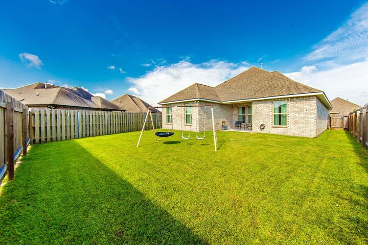 Property Photo:  120 Magazine Loop  LA 70301 