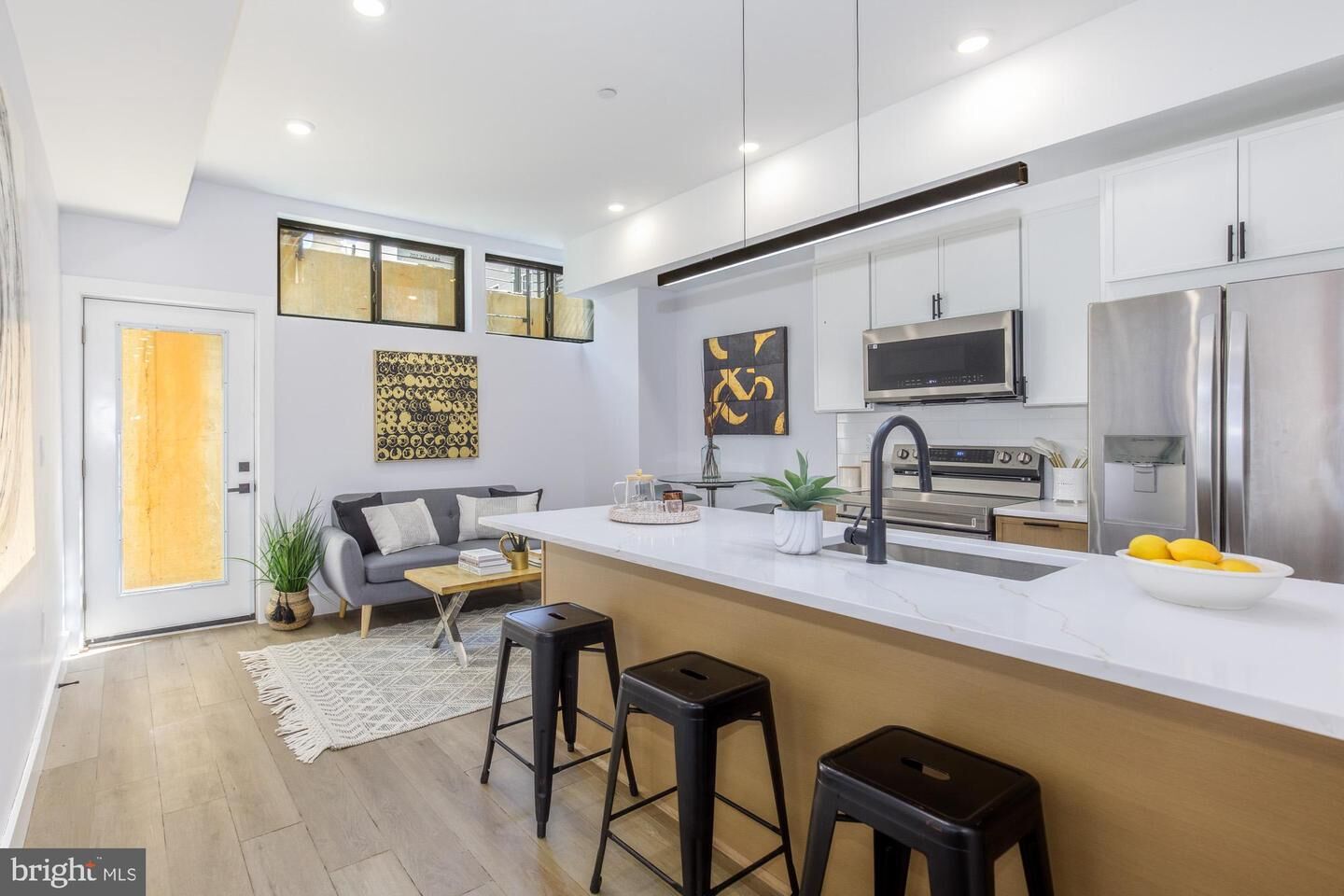 Property Photo:  1012 17th Place NE 1  DC 20002 
