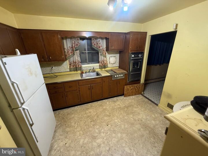 Property Photo: 2072 Hansell Drive PA 19020