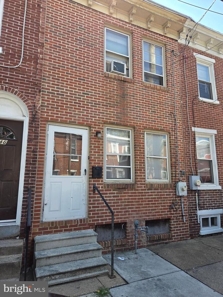 Property Photo: 846 N Spruce Street DE 19801