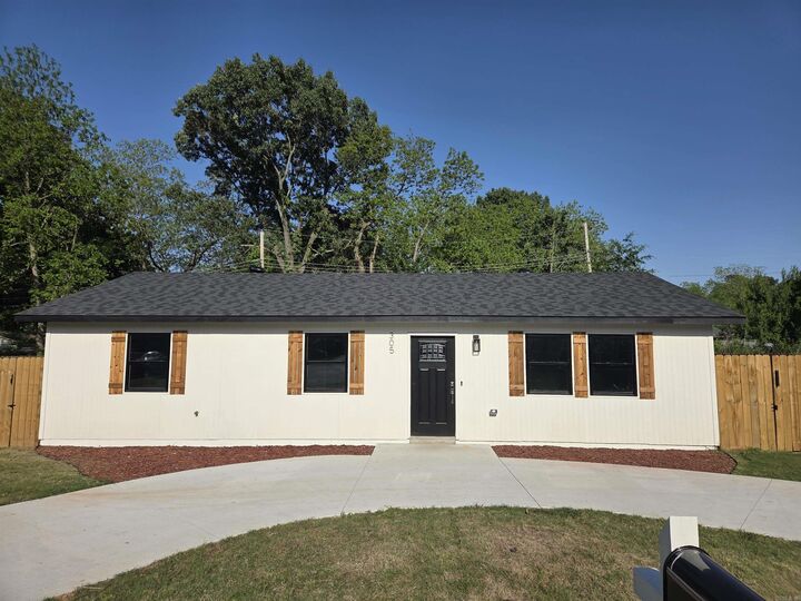 Property Photo:  305 Thomas Circle  AR 72086 