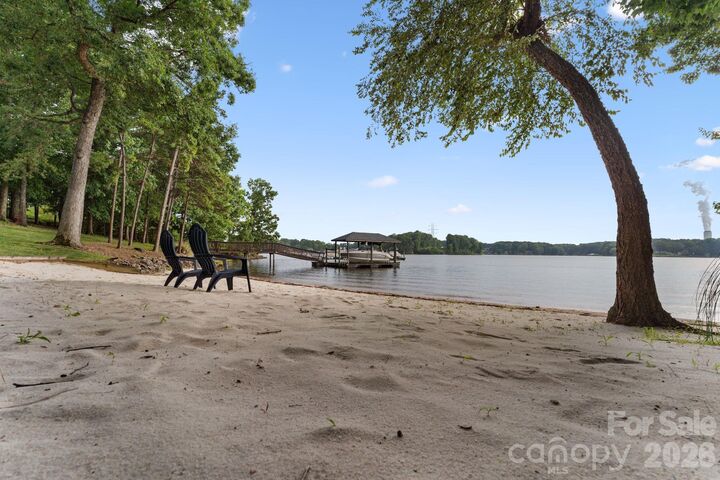 Property Photo:  172 Mariner Pointe Lane  NC 28117 