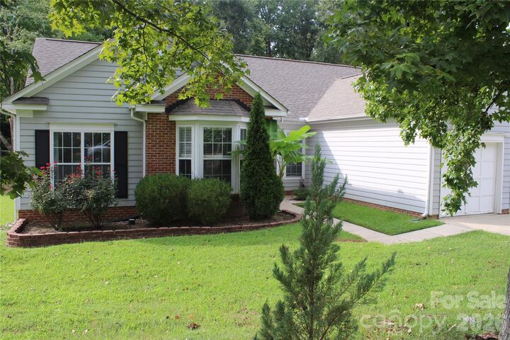 Property Photo: 7508 Blythwood Lane NC 28227