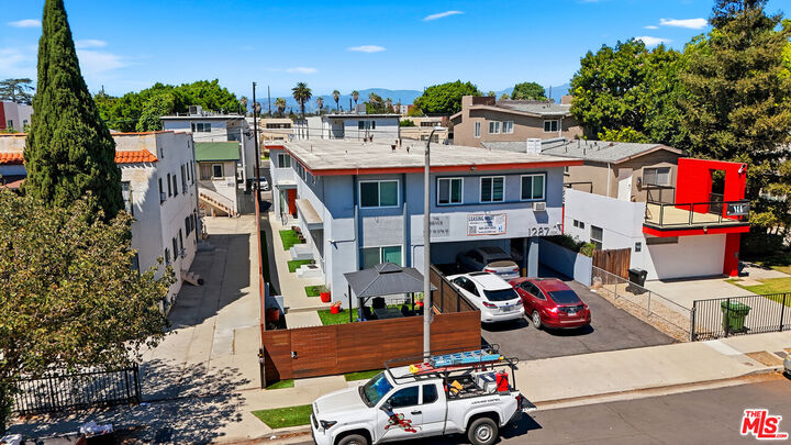 Property Photo:  1287 W 37th Pl  CA 90007 