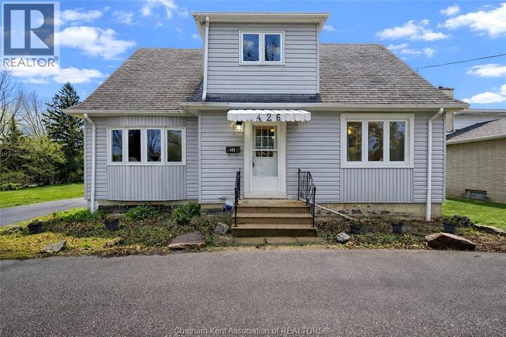 Property Photo:  426 Victoria Avenue  ON N7L 3B3 