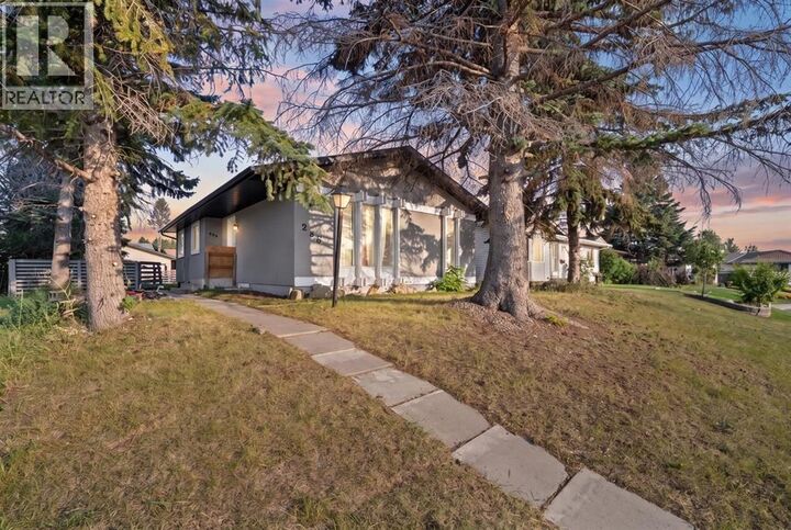 Property Photo: 259 Manora Crescent Northeast AB T2A 4S4