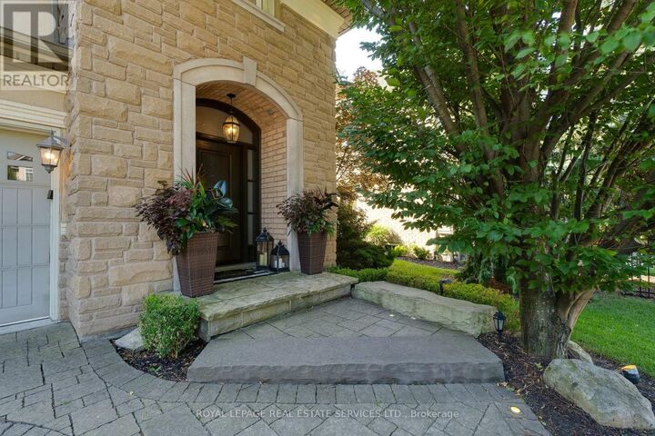 Property Photo: 167 Innville Crescent ON L6L 0B8