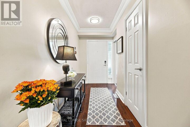 Property Photo:  1764 East Rathburn Road East 43  ON L4W 2N8 