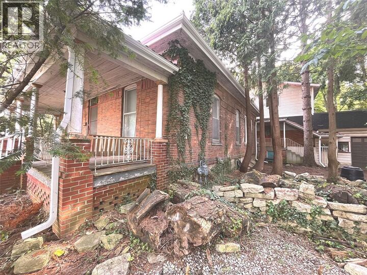Property Photo:  62 Lacroix Street  ON N7M 2T6 