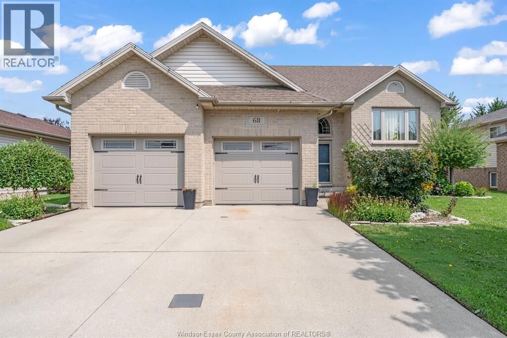 Property Photo:  68 Wakefield Avenue  ON N8H 5J8 
