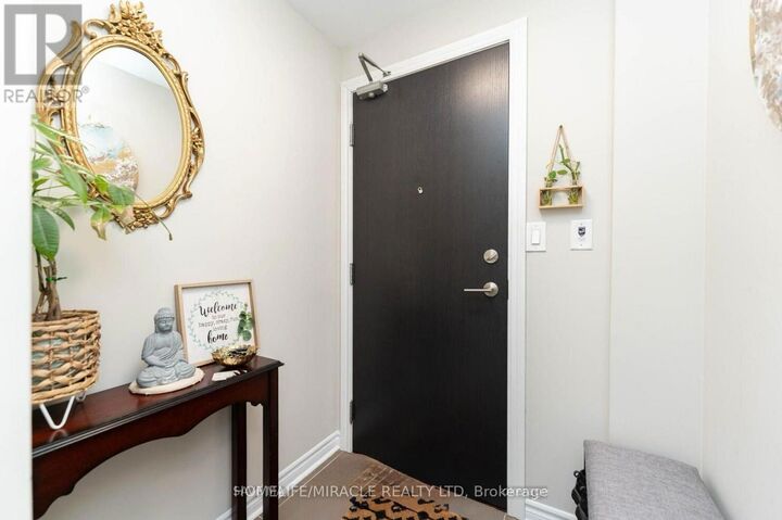 Property Photo: 3504 Hurontario Street 1702 ON L5B 0B9