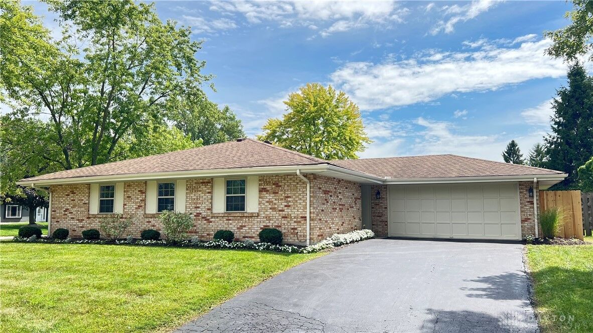 Property Photo: 1008 Old Stone Court OH 45459