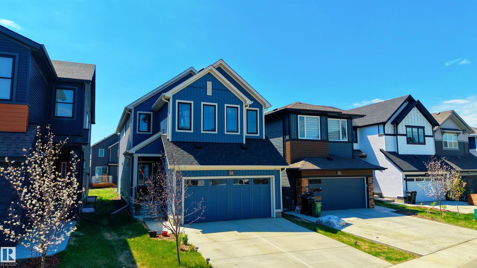 Property Photo:  2120 Muckleplum Crescent SW  AB T6X 3H1 