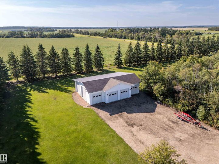 Property Photo:  45217 Township Road 621  AB T9N 2G7 