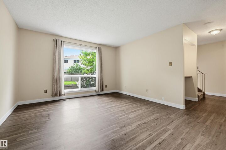 Property Photo:  817 Erin Place NW  AB T5T 1M6 