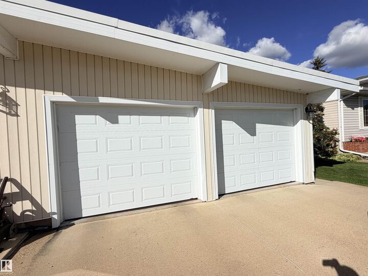 Property Photo:  9824 99 Street  AB T7P 1Y7 