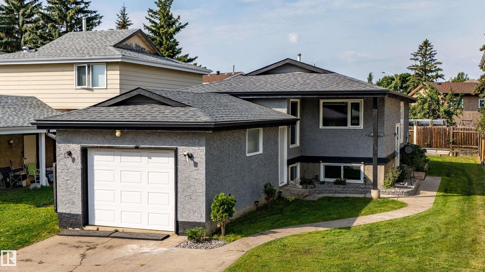 Property Photo:  7408 180 Street NW  AB T5T 2K8 