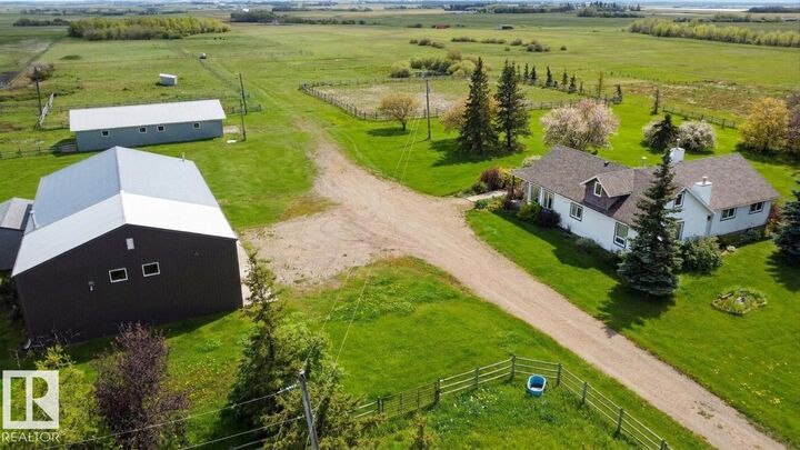 Property Photo:  26317 Twp Road 552  AB T8R 1T4 