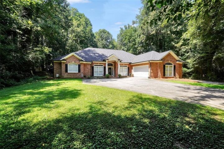 Property Photo:  2434 Creekside Trace  GA 30236 