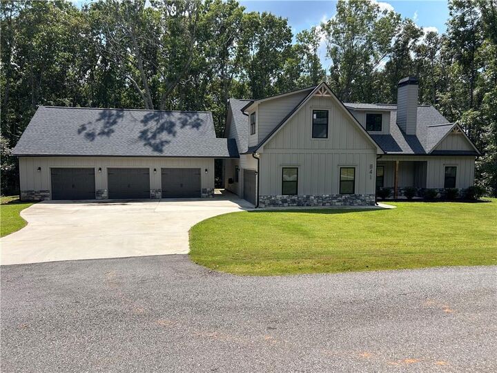 Property Photo: 841 Sweetwater Bend GA 30180