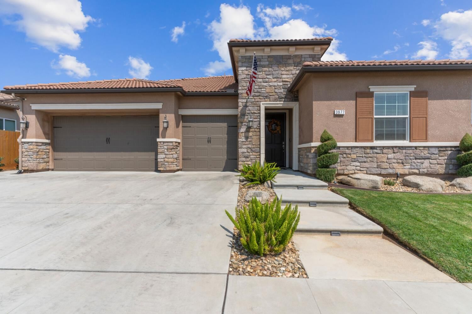 Property Photo: 3977 Bellaire Avenue CA 93619